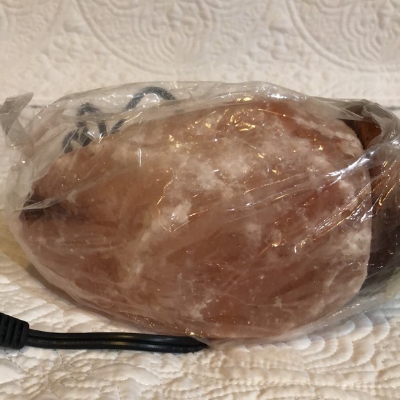 Himalayan Rock Salt Lamp - Picture 10 of 13